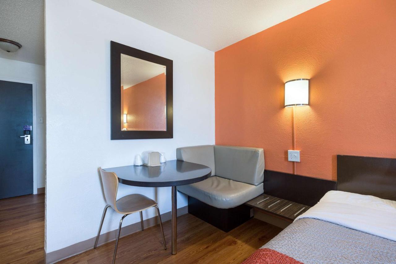 Motel 6-Lincoln, Il Buitenkant foto